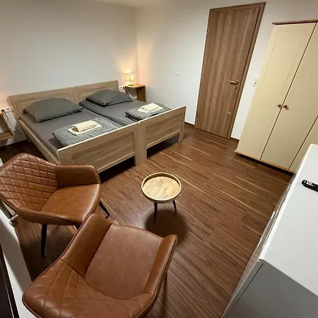 S'bahnhoefle Apartmán *